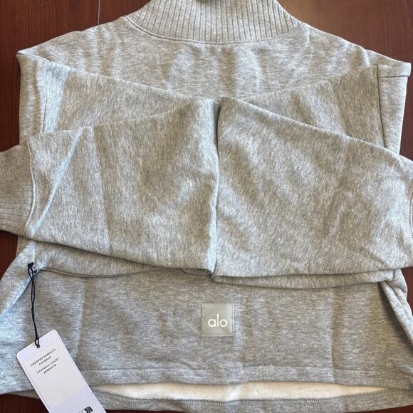 Alo Yoga Cropped Serenity Coverup And Serenity Wide Leg Sweatpant Grey In Set - Picture 4 of 7